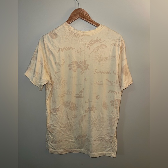 Men's Nike Shirt. Size Large. - Picture 2 of 2